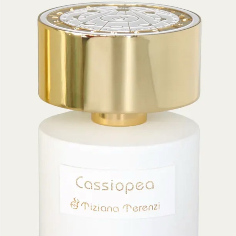 Cassiopea Fragrance - White and Gold